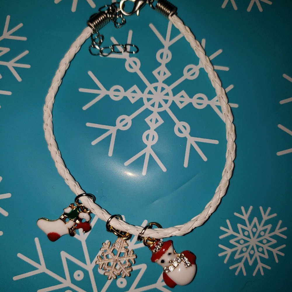 NWT,🎁 2/$10🎄Cute white braided leather bracelet